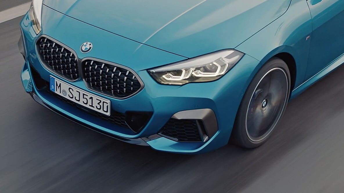 ПЕРШОКЛАСНА ДИНАМІКА РУХУ ТА МАНЕВРЕНІСТЬ.