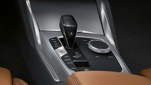 Спортивна коробка передач Steptronic.