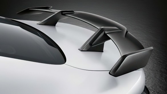 Задній спойлер M Performance з вуглецевого волокна.