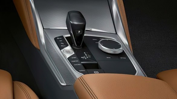 Спортивна коробка передач Steptronic.