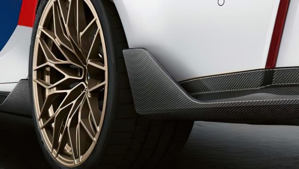 Заднє крило M Performance з вуглецевого волокна.