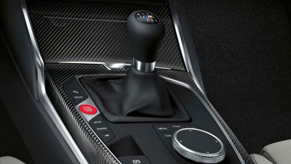 Механічна коробка передач М і задній привід.