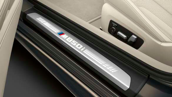 Пороги з позначенням M850i.