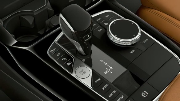 Спортивна автоматична коробка передач Steptronic.