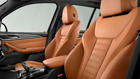 Спортивні водійське та пасажирське передні сидіння.