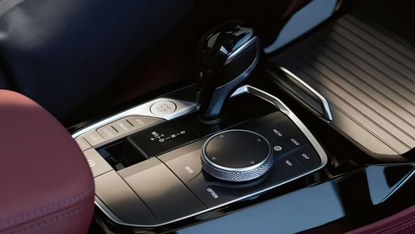 Спортивна автоматична коробка передач Steptronic.