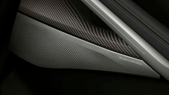 Аудіосистема Bowers & Wilkins Diamond surround sound.