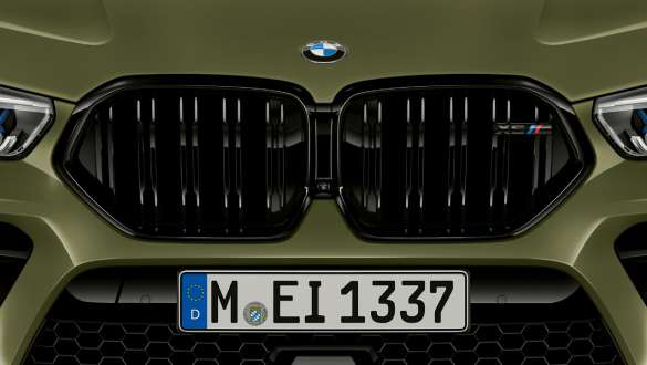 M решітка радіатора.