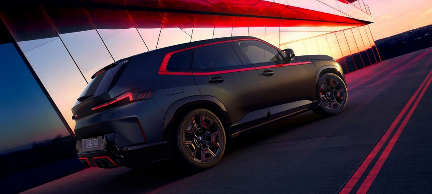 НОВИЙ BMW XM LABEL RED.