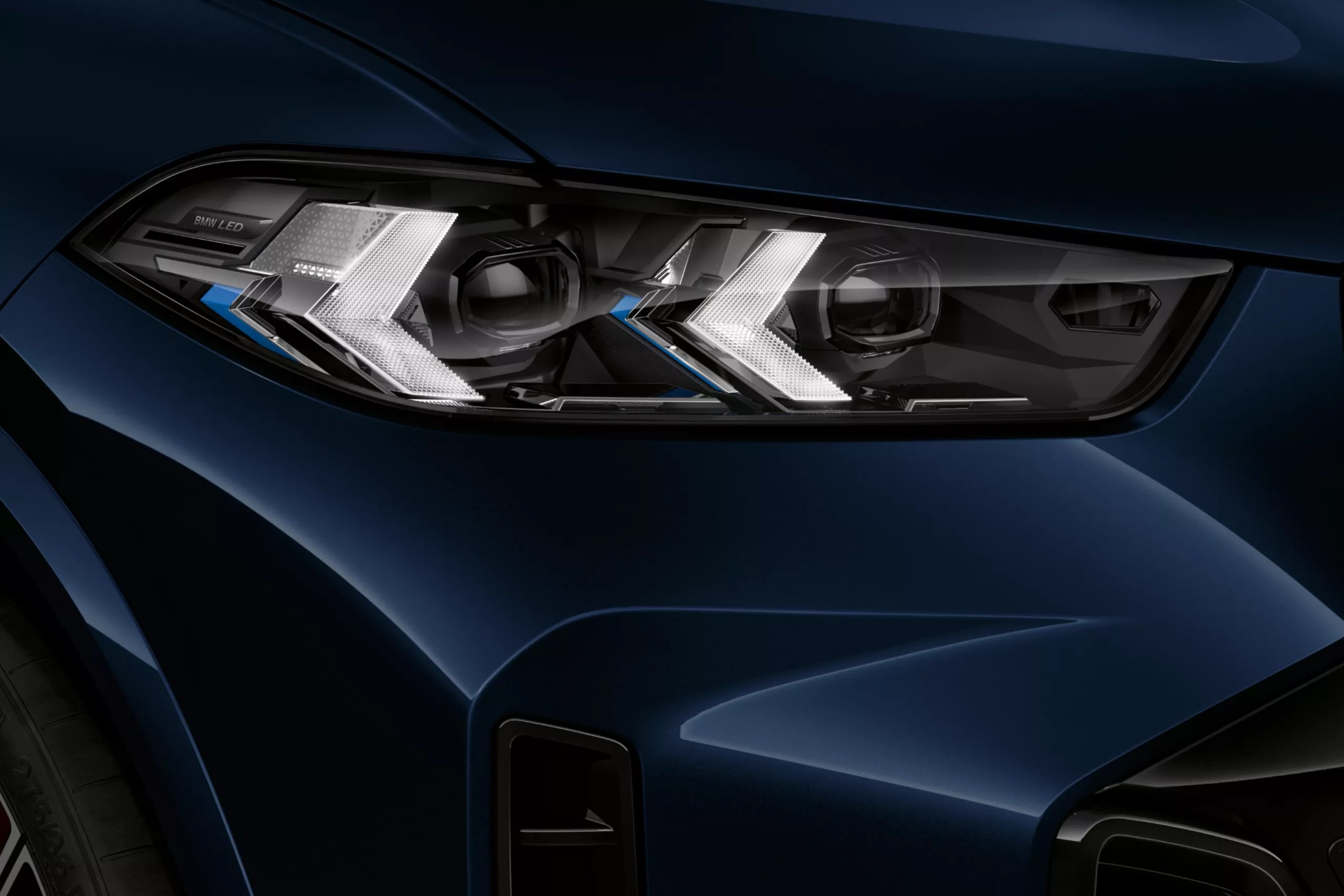 Блискучий чорний. Сяюче світло.