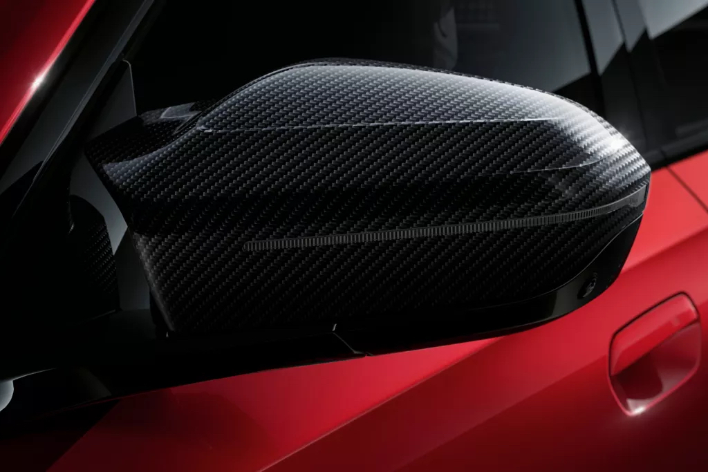 Культові зовнішні дзеркала ручної роботи.