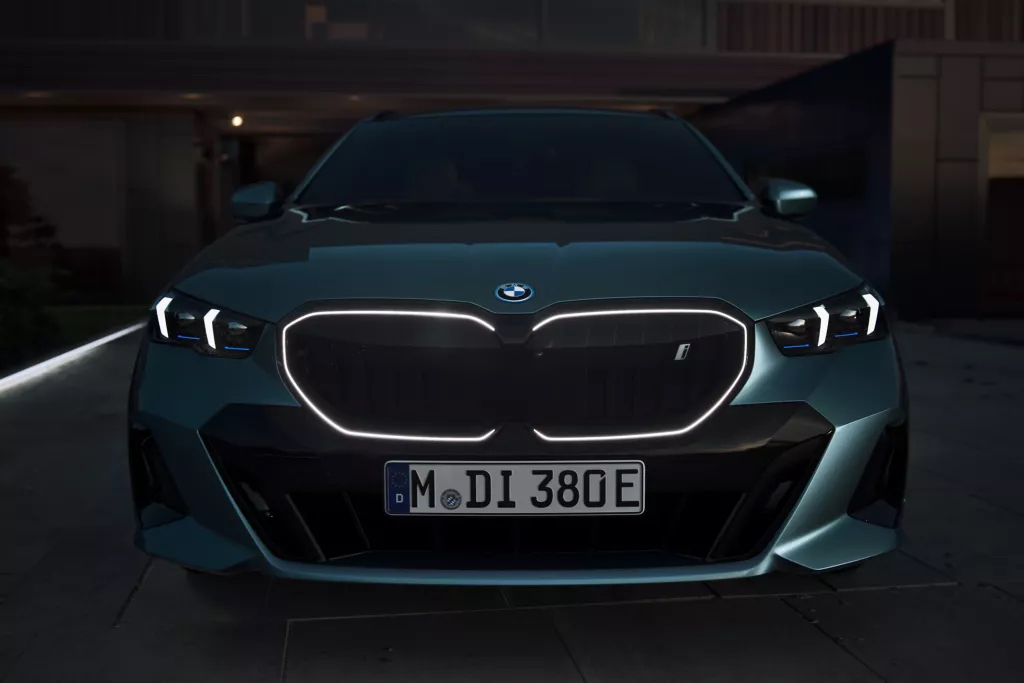 Максимум світла.