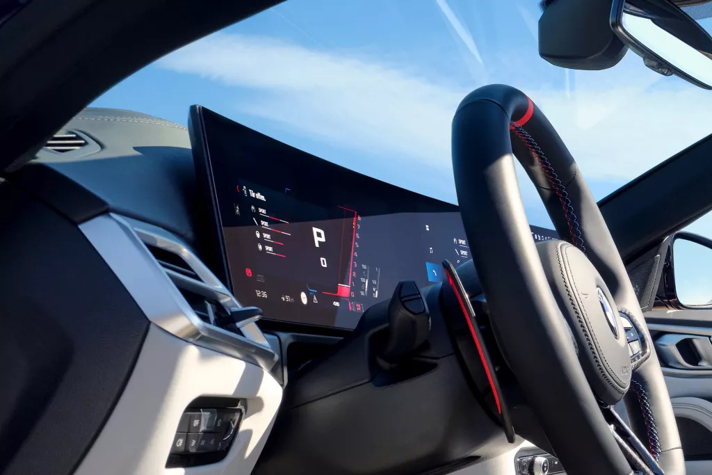 Атмосфера M у салоні.