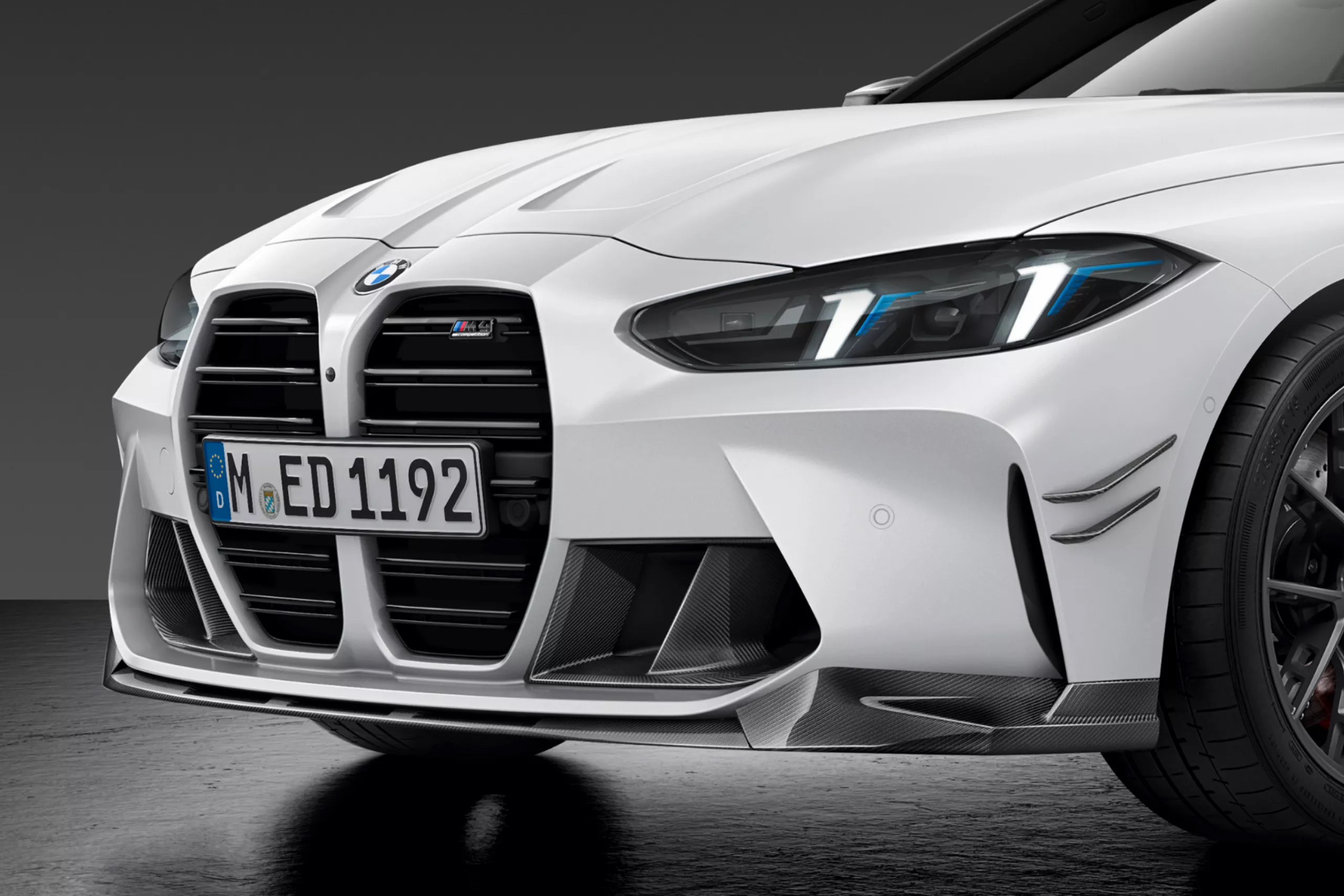 Карбоновий передній сплітер M Performance.