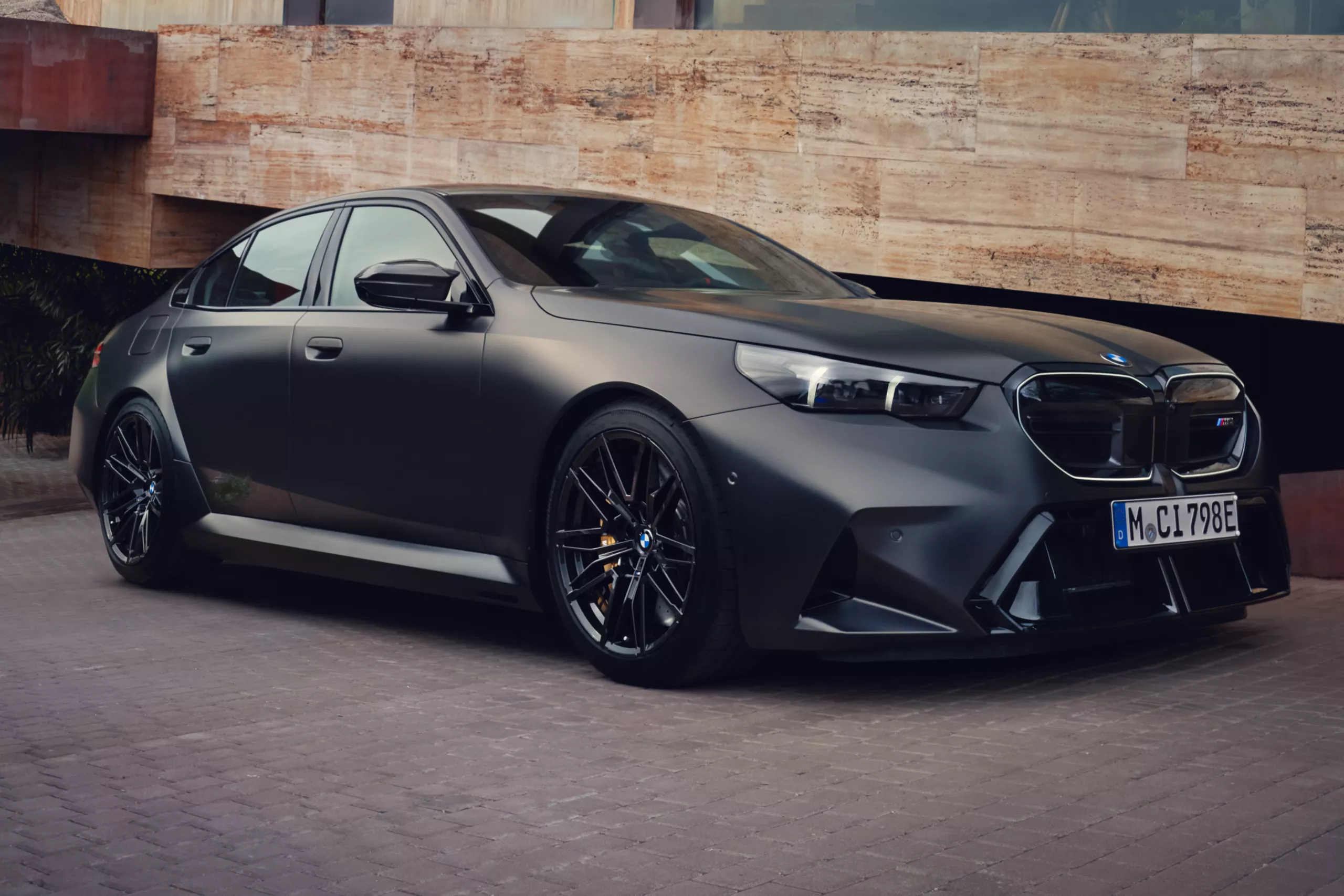 Повністю електричний. Чисте задоволення за кермом.