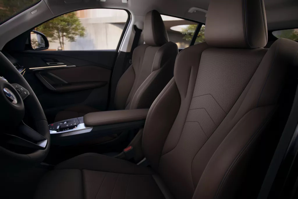 Комфорт на будь-якому місці в салоні.