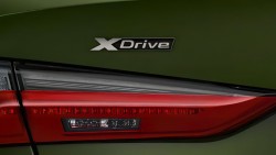 Інтелектуальна система повного приводу xDrive.