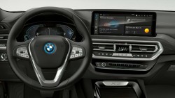 BMW Live Cockpit Plus.