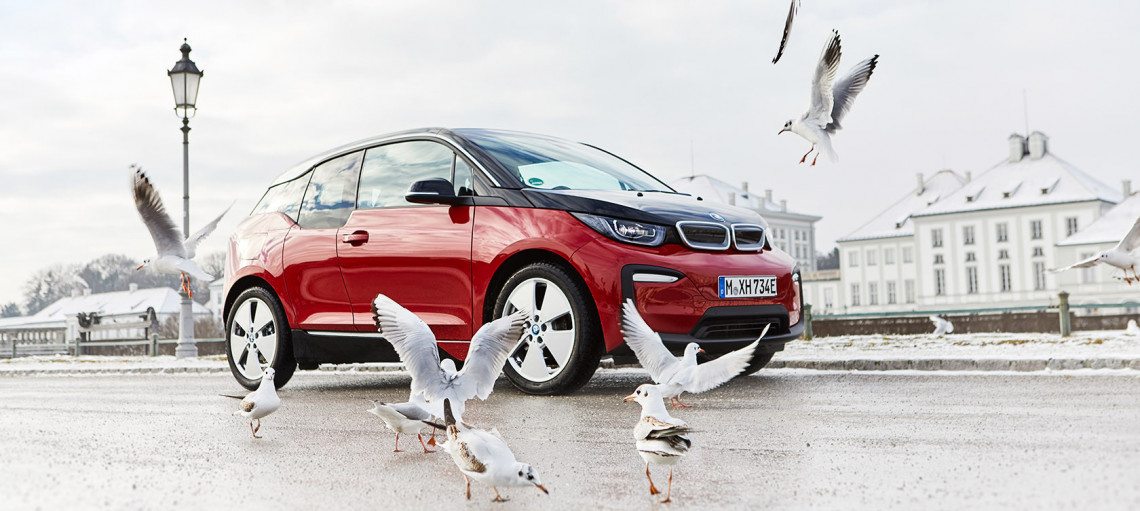 З новими високовольтними батареями збільшується запас ходу, зберігаючи характерний BMW спортивний талант: BMW <span>i<span>3 (120 А · год) і BMW <span>i<span>3<span>s<span> (120 А · год).